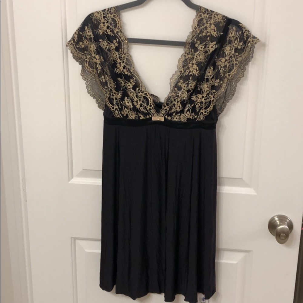 Black & Lace  chemise